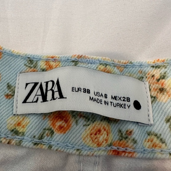 Zara Floral Denim Shorts - Picture 3 of 4